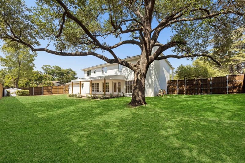 13907 Carillon Drive, Dallas TX 75240 - Photo 30