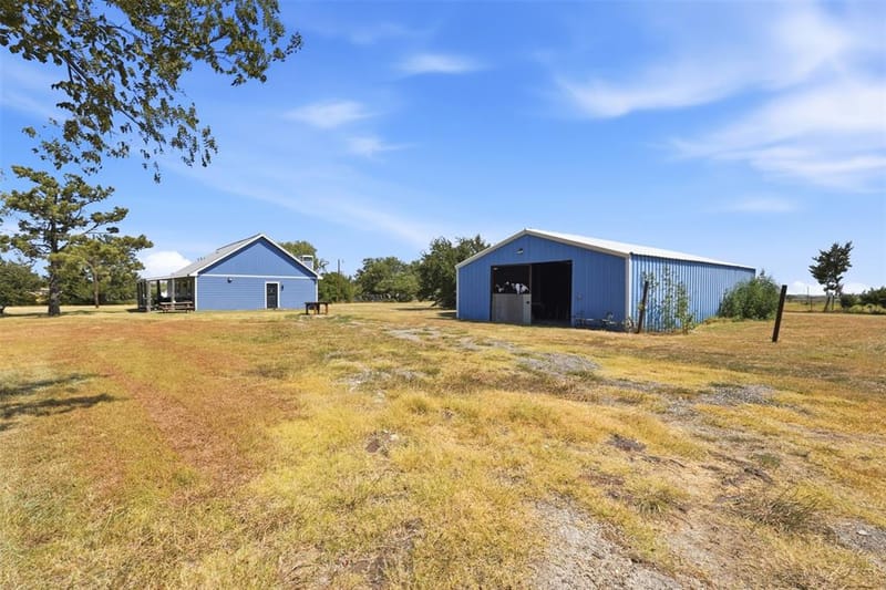 88 Green Meadow Drive, Valley View TX 76272 - Photo 16