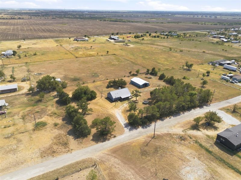 88 Green Meadow Drive, Valley View TX 76272 - Photo 18