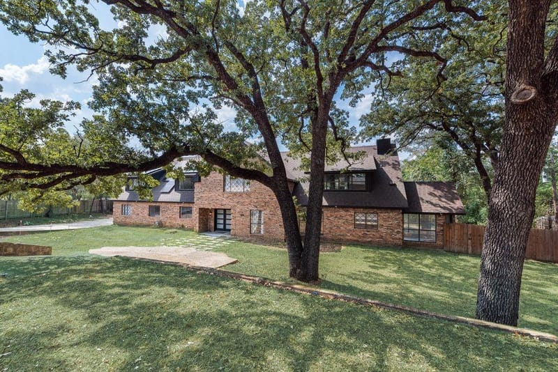 2114 Coral Drive, Arlington TX 76010 - Photo 2