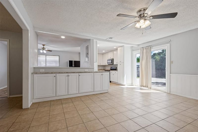 2218 Royal Oaks Drive, Irving TX 75060 - Photo 6