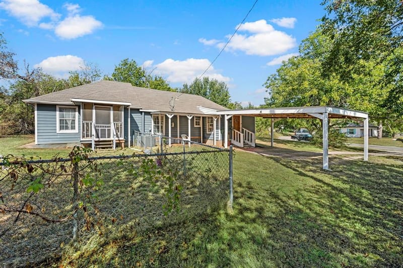309 E 1st Street, Keene TX 76059 - Photo 4