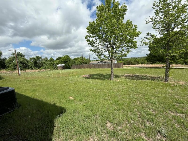 1085 Highland Circle, Springtown TX 76082 - Photo 23