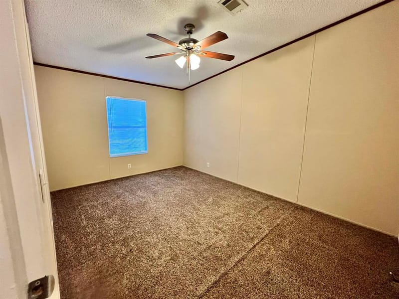 1085 Highland Circle, Springtown TX 76082 - Photo 16