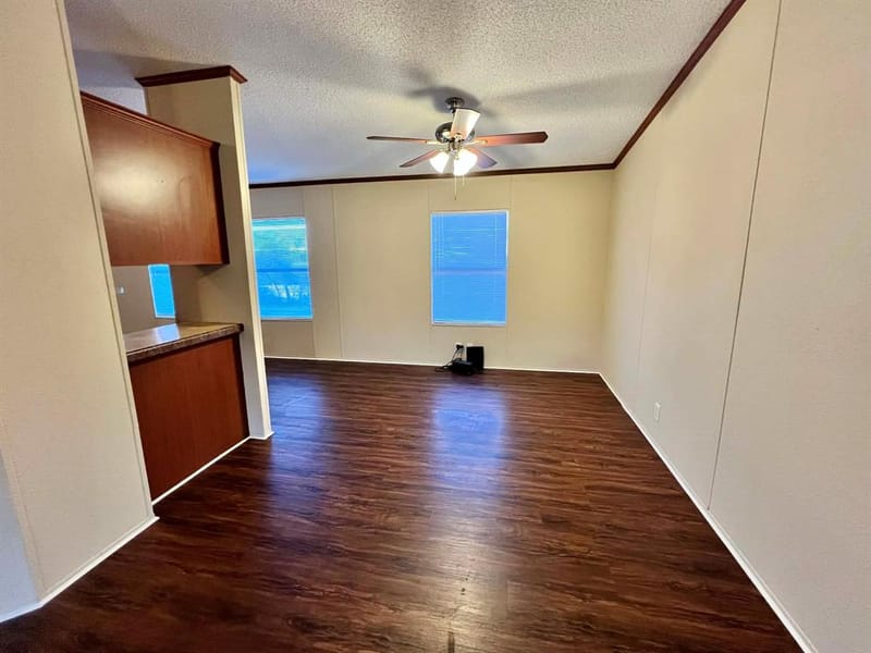 1085 Highland Circle, Springtown TX 76082 - Photo 7