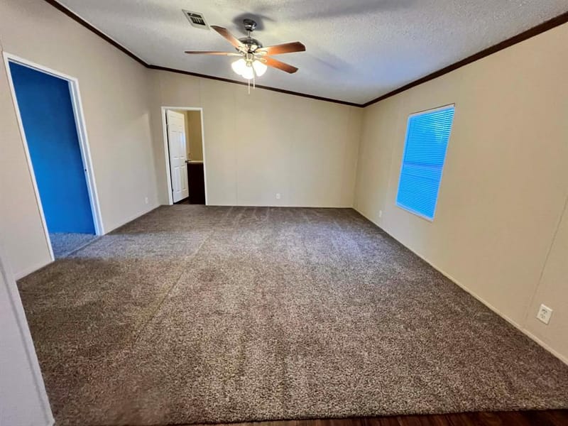 1085 Highland Circle, Springtown TX 76082 - Photo 9