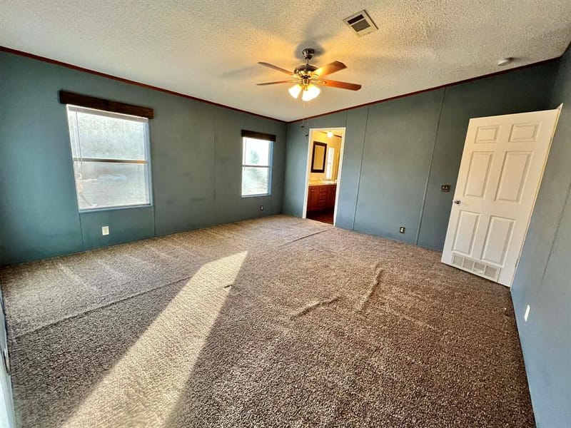 1085 Highland Circle, Springtown TX 76082 - Photo 10