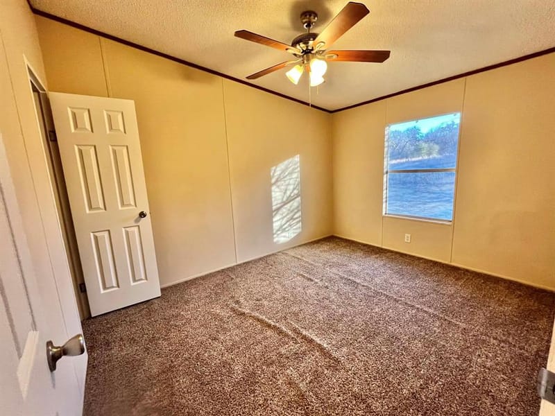 1085 Highland Circle, Springtown TX 76082 - Photo 14