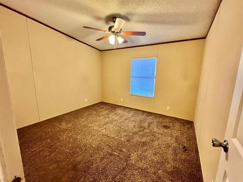 1085 Highland Circle, Springtown TX 76082 - Photo 15
