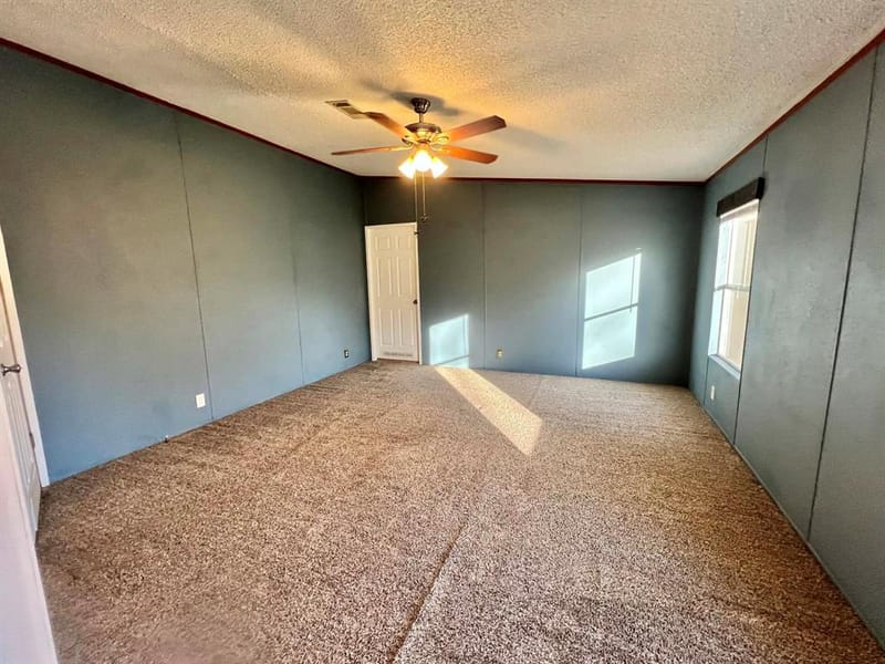 1085 Highland Circle, Springtown TX 76082 - Photo 11
