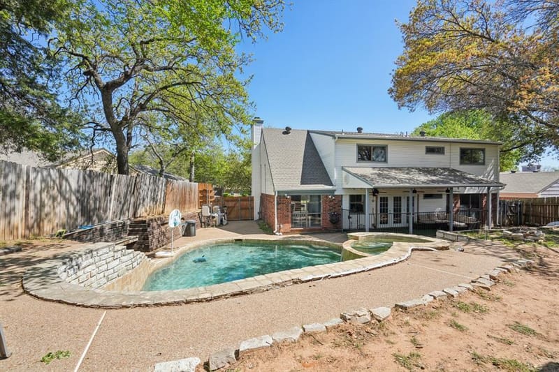 2307 Harrington Court, Euless TX 76039 - Photo 32