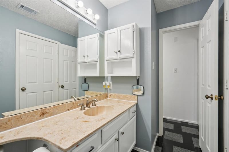 2307 Harrington Court, Euless TX 76039 - Photo 19