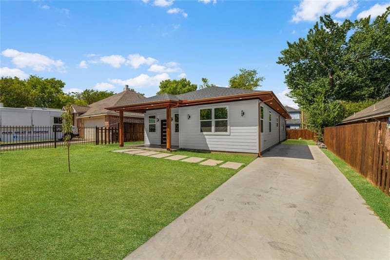 921 Bessie Street, Fort Worth TX 76104 - Photo 2