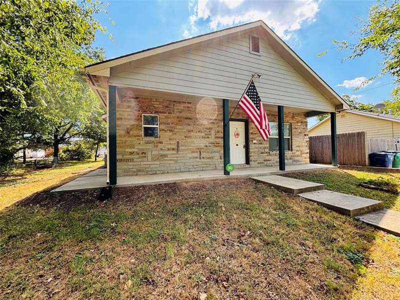 105 William Street, Pottsboro TX 75076 - Photo 2