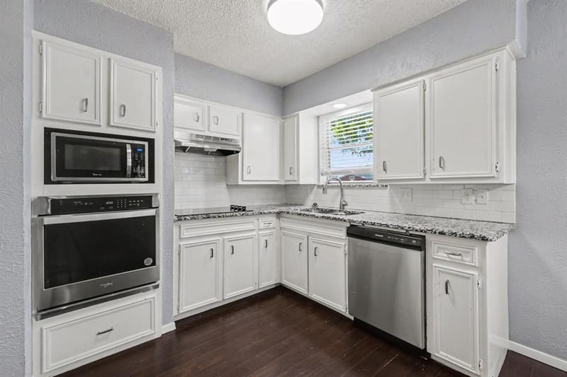 405 Sixpence Lane, Euless TX 76039 - Photo 9