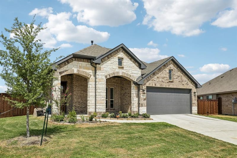 2123 Pennywell Drive, Mansfield TX 76084 - Photo 4