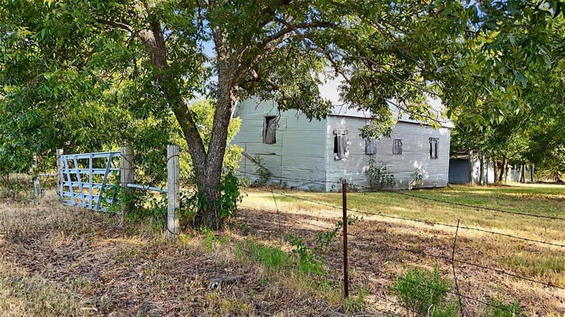 917 Goodwyn Road, Italy TX 76651 - Photo 30