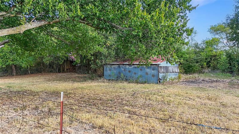 917 Goodwyn Road, Italy TX 76651 - Photo 37