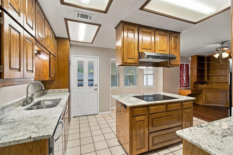 1802 Tulip Drive, Arlington TX 76013 - Photo 6