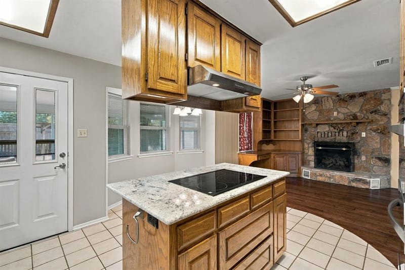 1802 Tulip Drive, Arlington TX 76013 - Photo 11
