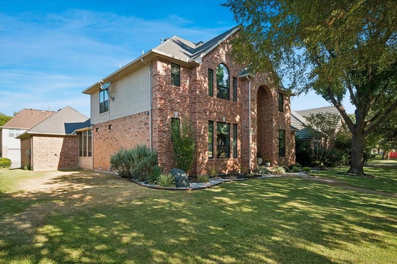 7525 Cedar Elm Drive, Irving TX 75063 - Photo 2