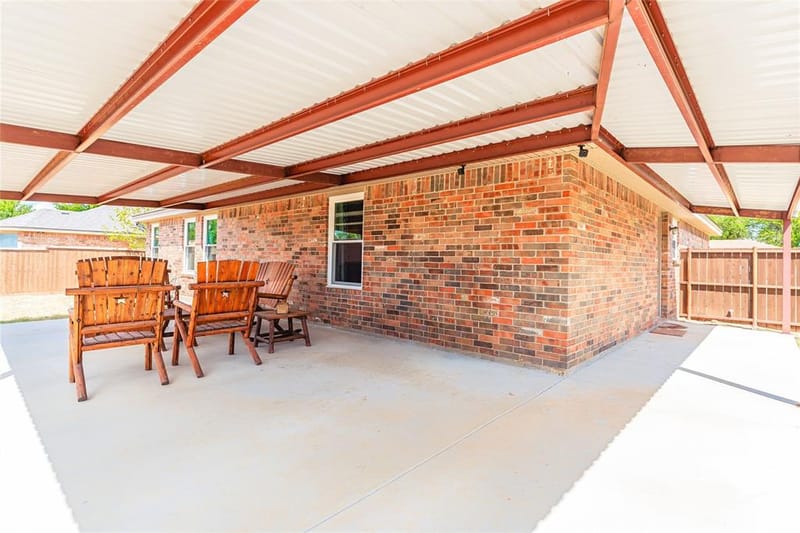 521 N Avenue E, Springtown TX 76082 - Photo 27