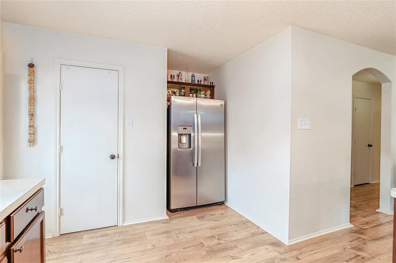 521 N Avenue E, Springtown TX 76082 - Photo 12