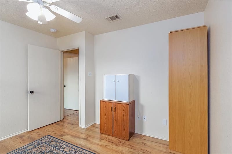 521 N Avenue E, Springtown TX 76082 - Photo 22