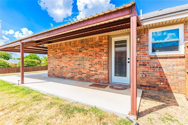 521 N Avenue E, Springtown TX 76082 - Photo 28