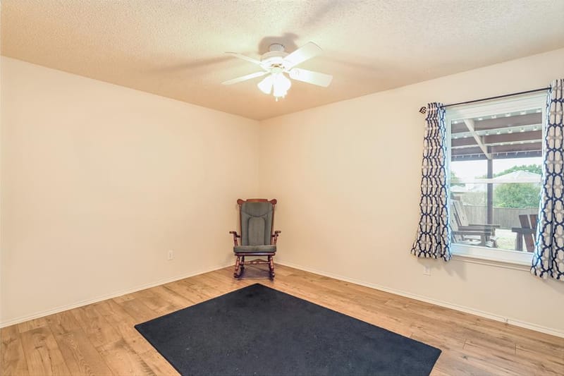 521 N Avenue E, Springtown TX 76082 - Photo 24