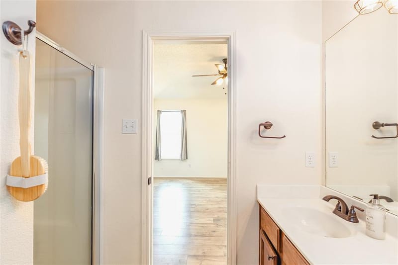 521 N Avenue E, Springtown TX 76082 - Photo 15