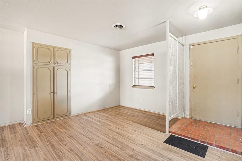 2715 Bellaire Court, Arlington TX 76013 - Photo 7