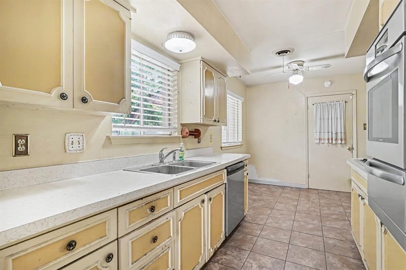 2715 Bellaire Court, Arlington TX 76013 - Photo 18