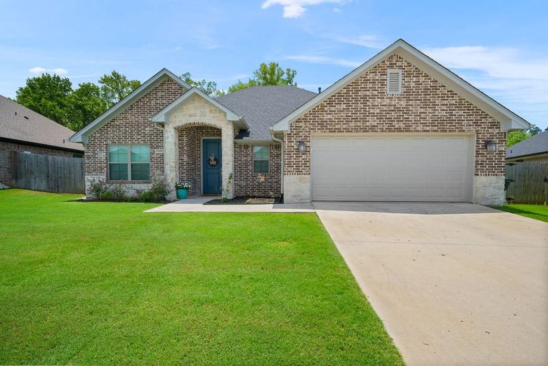 11479 Lindsey Garden Drive, Tyler TX 75709 - Photo 2