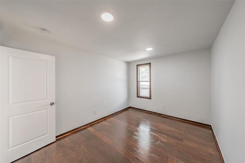 1603 Whitaker Avenue, Dallas TX 75216 - Photo 2