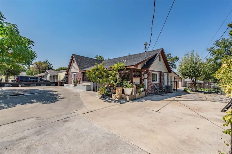 1603 Whitaker Avenue, Dallas TX 75216