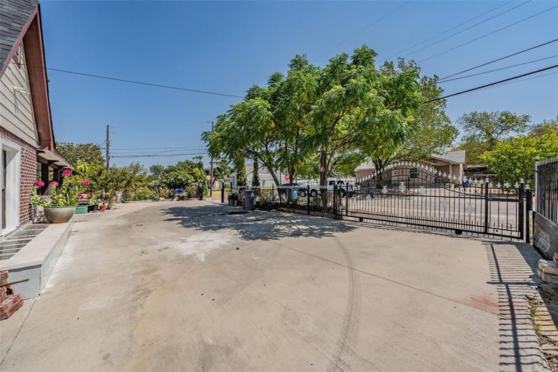 1603 Whitaker Avenue, Dallas TX 75216 - Photo 30