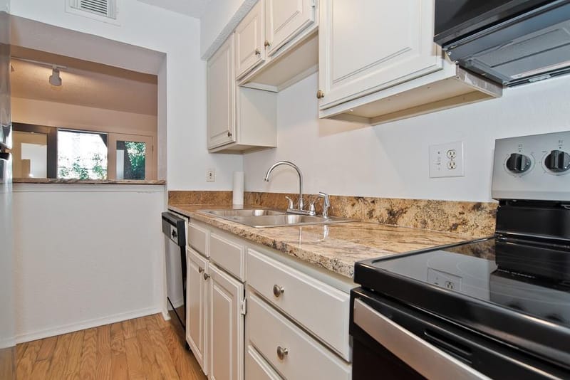 5757 E University Boulevard # 27Y, Dallas TX 75206 - Photo 3