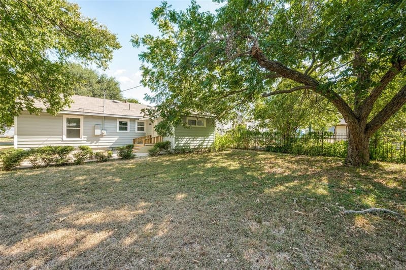 2661 Hudspeth Avenue, Dallas TX 75216 - Photo 12