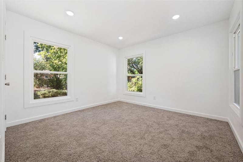 2661 Hudspeth Avenue, Dallas TX 75216 - Photo 9