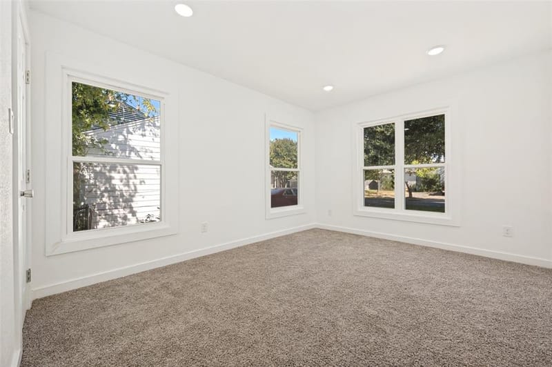 2661 Hudspeth Avenue, Dallas TX 75216 - Photo 8