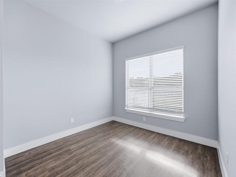 1301 Carnoustie Drive, Ennis TX 75119 - Photo 9