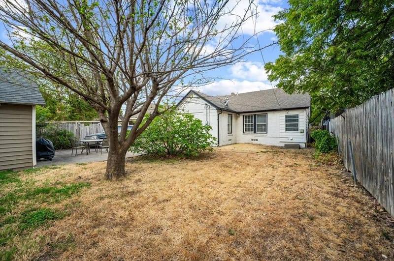 2614 Roanoke Avenue, Dallas TX 75235 - Photo 23