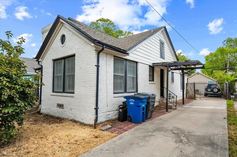 2614 Roanoke Avenue, Dallas TX 75235 - Photo 2