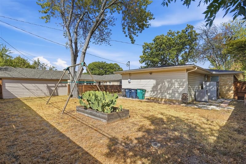2908 Ryan Place Drive, Fort Worth TX 76110 - Photo 28