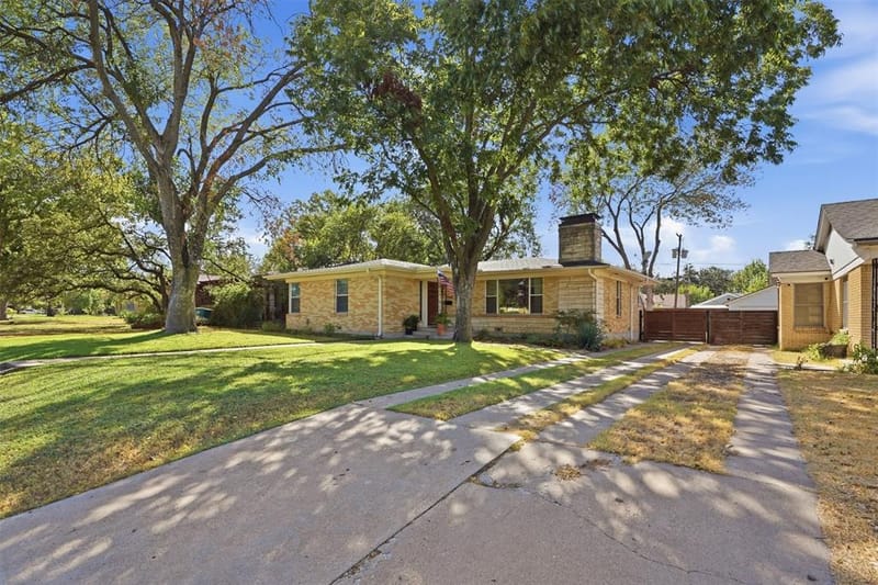 2908 Ryan Place Drive, Fort Worth TX 76110 - Photo 5
