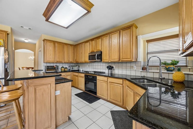 608 Saddlehorn Drive, McKinney TX 75071 - Photo 8