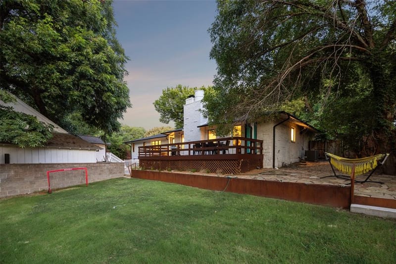 1657 Nob Hill Road, Dallas TX 75208 - Photo 23
