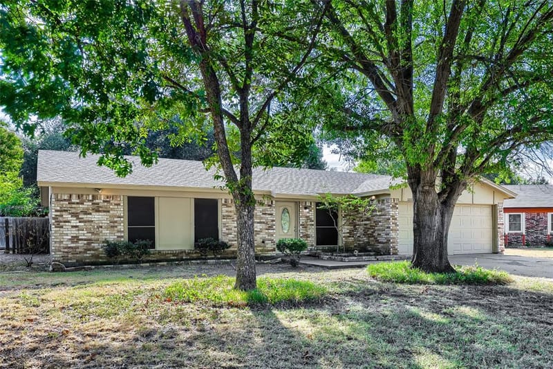3332 Chalmette Court, Forest Hill TX 76140 - Photo 2
