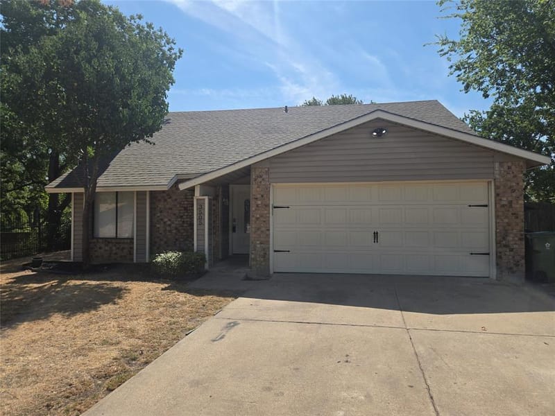 3505 Rush Springs Drive, Arlington TX 76016 - Photo 2